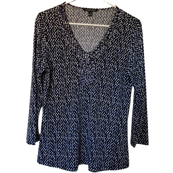 41 Hawthorn V-Neck Blouse - Medium - Picture 12 of 12